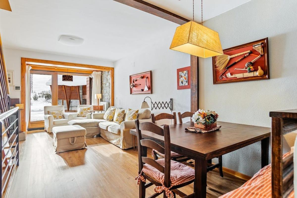 Austen Precioso Chalet En ฟอร์มีกัล ภายนอก รูปภาพ